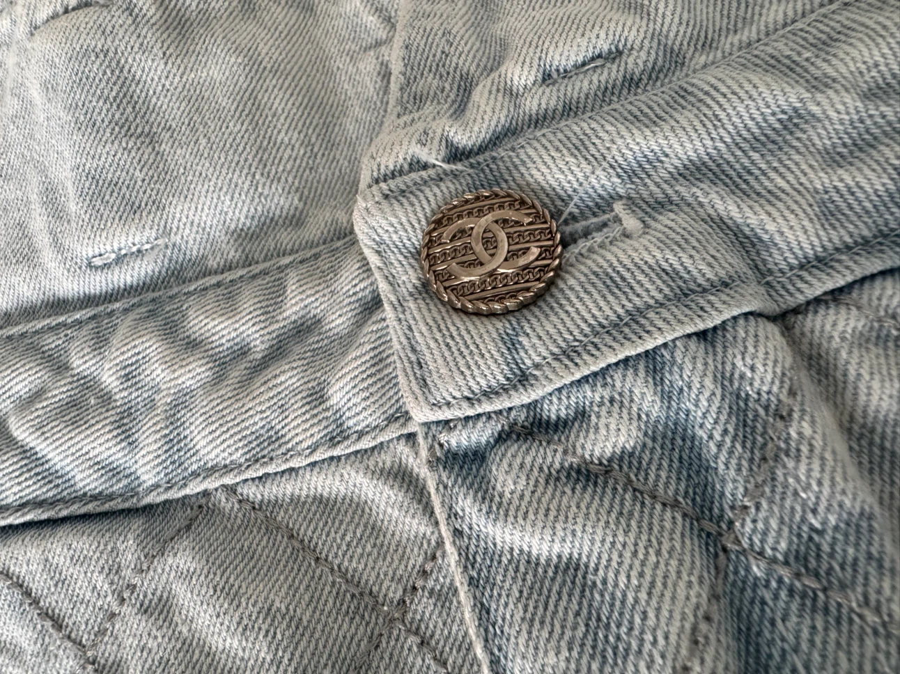 Chanel quilted denim shorts Size 0 - photo 5