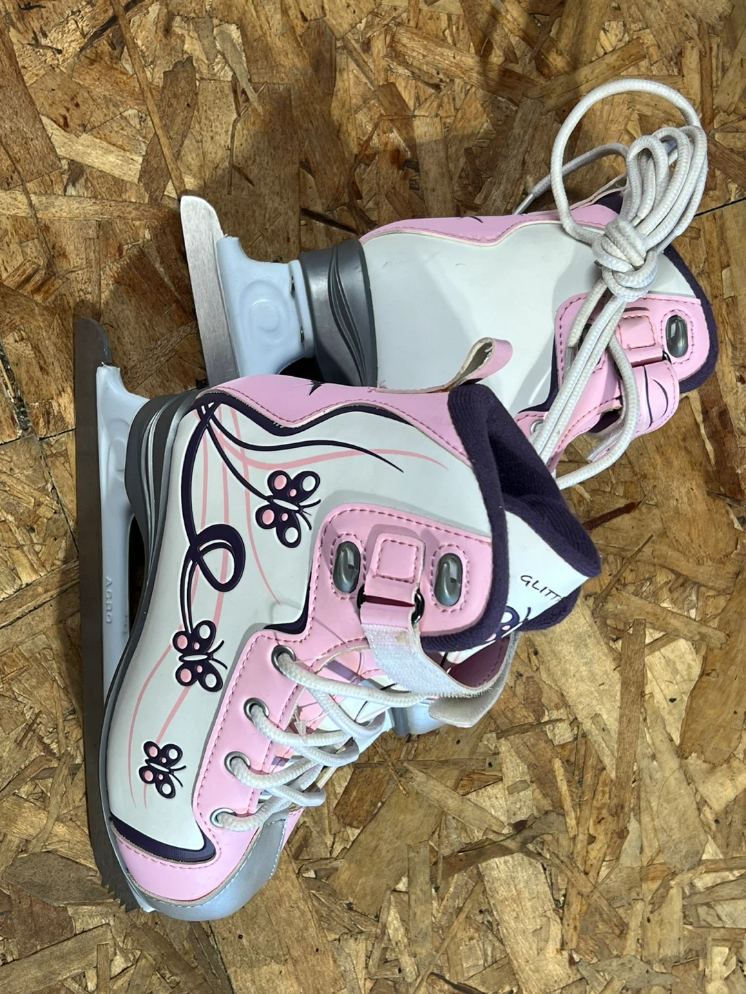 Reebok Glitter Girl Ice Skates - - size 2