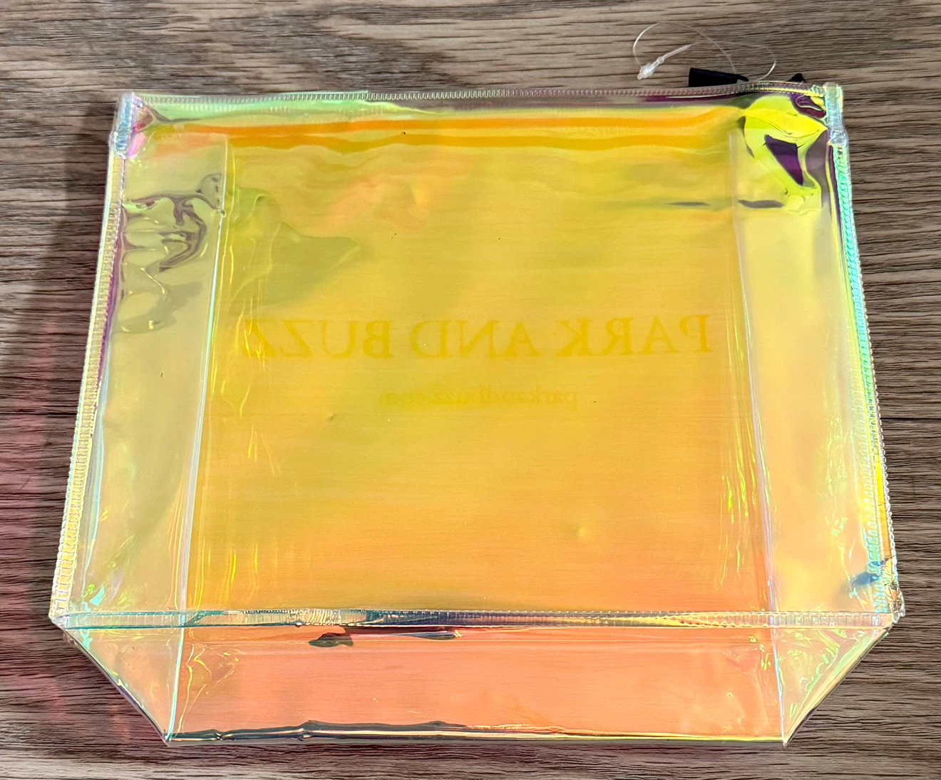 New • PARK AND BUZZ Reflective Cosmetic Bag - photo 2