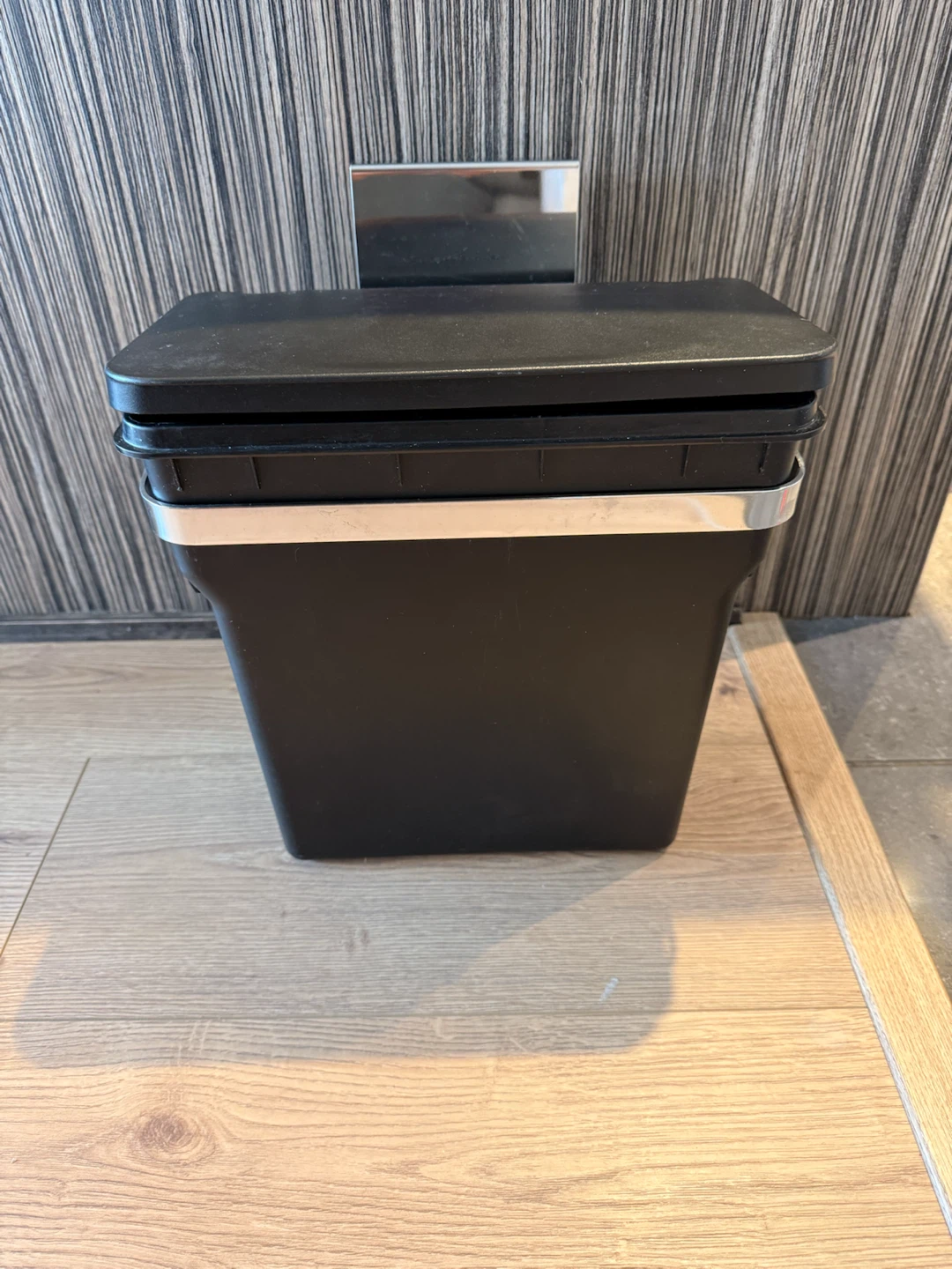 Simplehuman 10L over cabinet/door bin