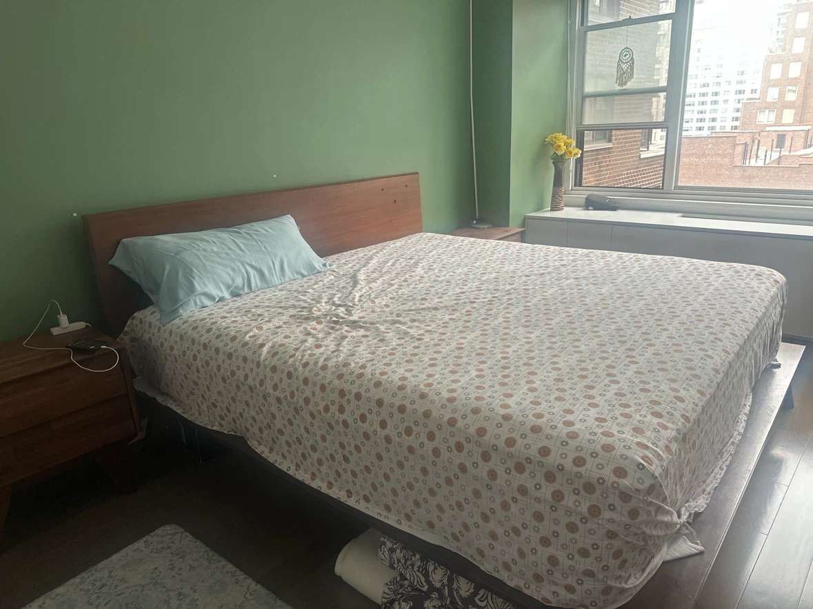 Mid-Century Modern Platform Bed Frame - photo 3