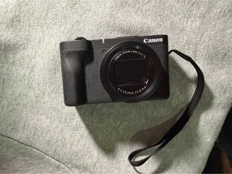 Canon PowerShot V1 Digital Camera - photo 4