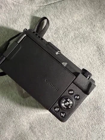 Canon PowerShot V1 Digital Camera - photo 5