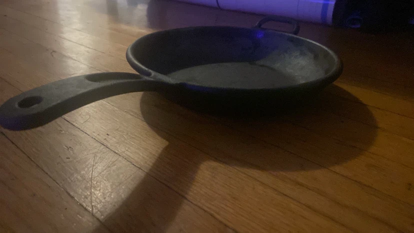 Cast iron skillet with dual handle - photo 2