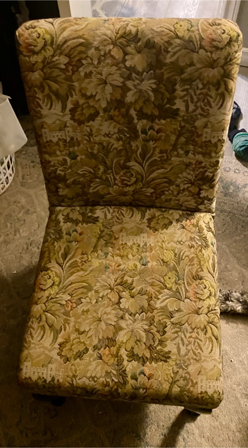 Vintage floral upholstered slipper chair - photo 4