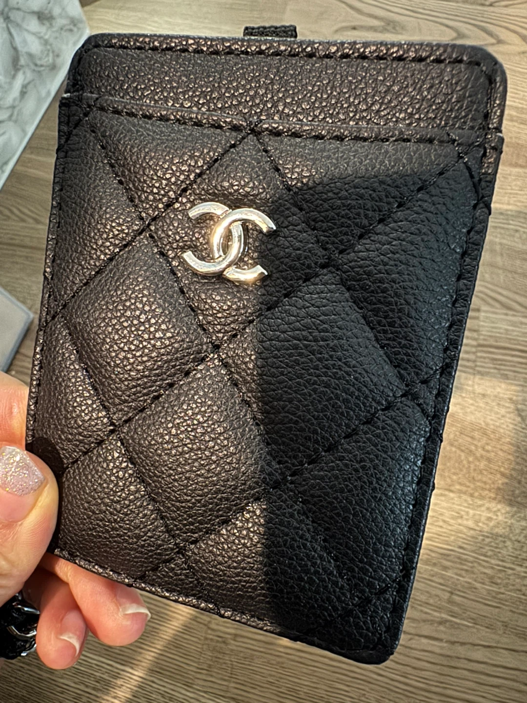 Chanel quilted card holder with chain - photo 4