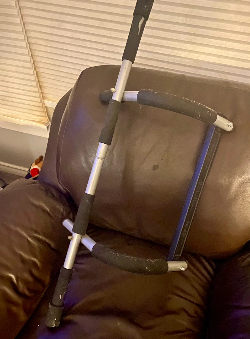 Iron Gym pull-up bar