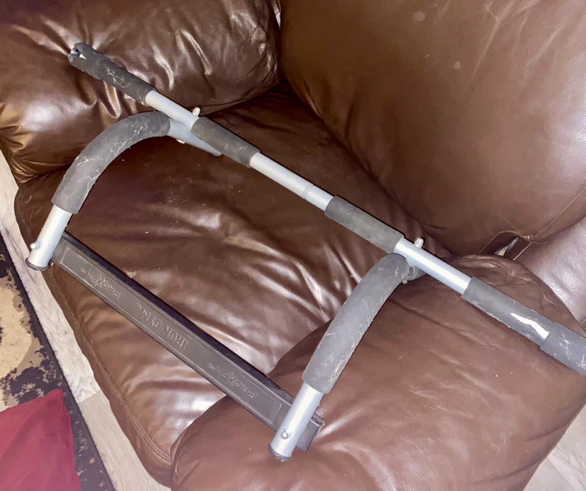Iron Gym pull-up bar - photo 2