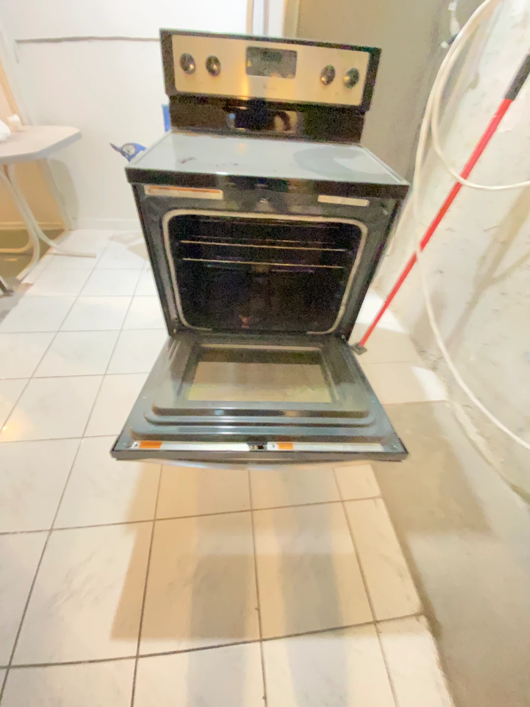 Whirlpool Electric Stove with Glass Cooktop - photo 4