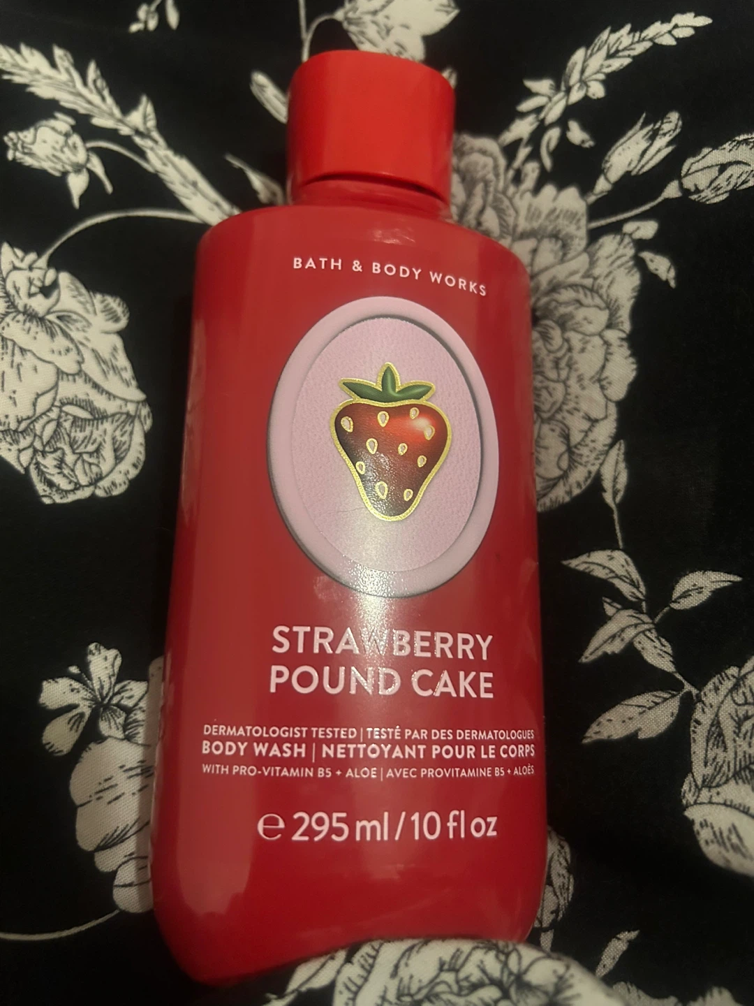 Bath & Body Works Strawberry Pound Cake Body Wash