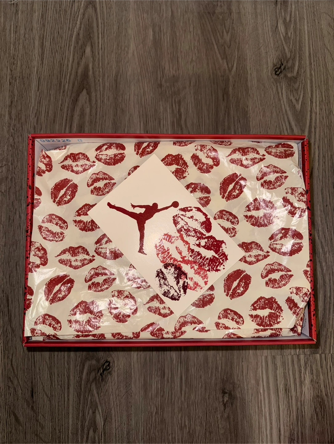 Air Jordan 4 Retro Valentines - photo 4