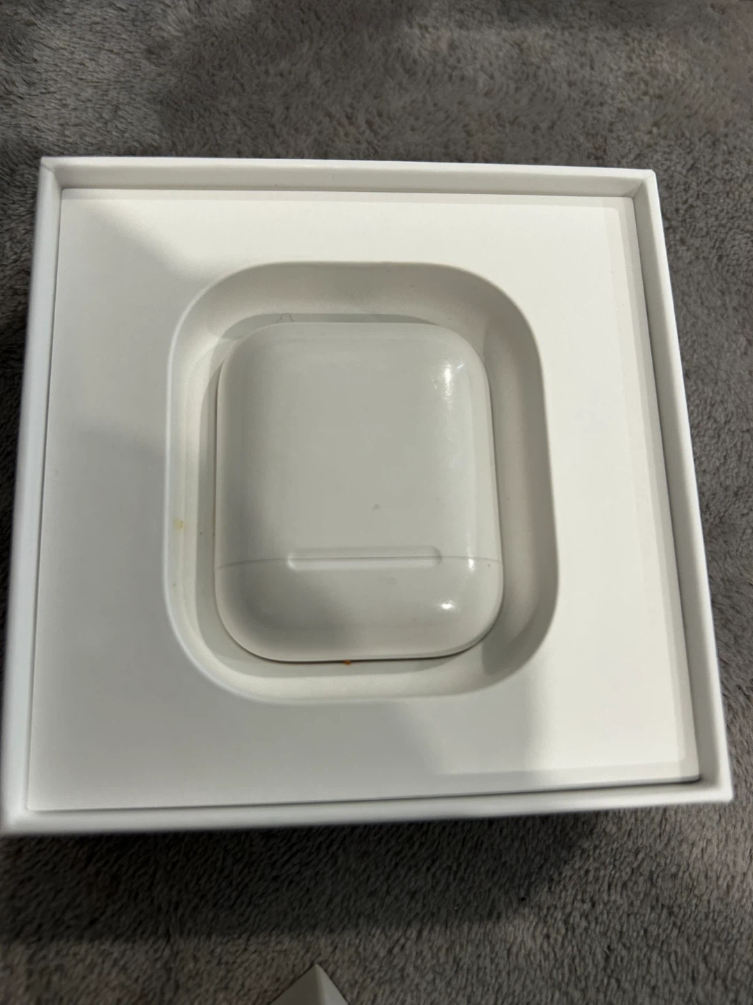 Apple AirPods with Charging Case - photo 3