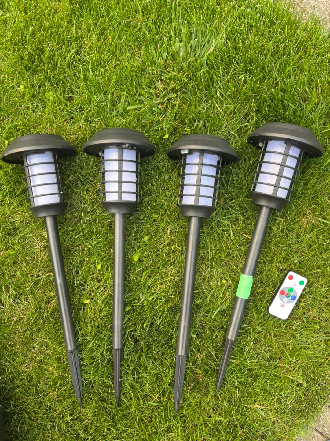 COLOR CHANGING SOLAR LIGHTS WITH REMOTE - photo 2
