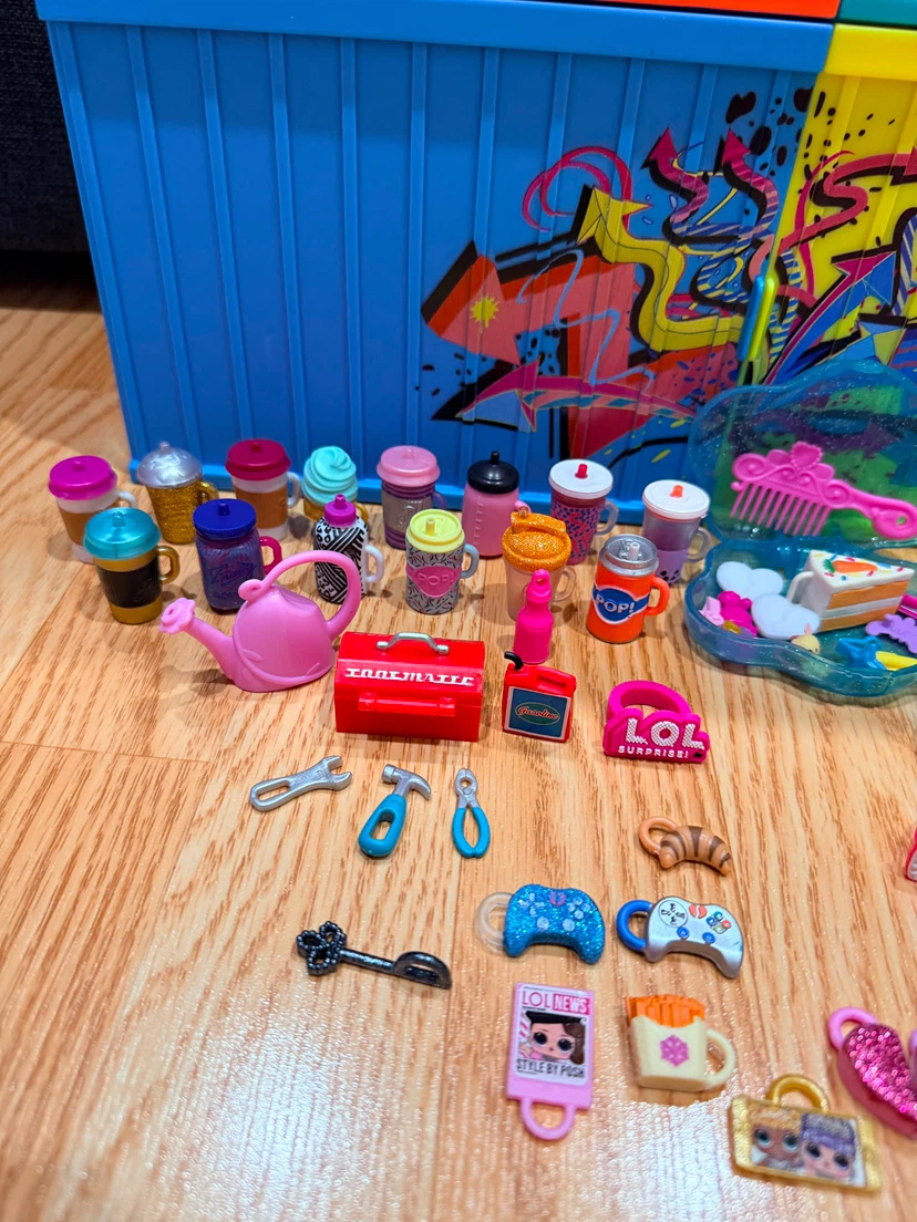L.O.L. Surprise! Clubhouse Playset with Dolls and Accessories - photo 3