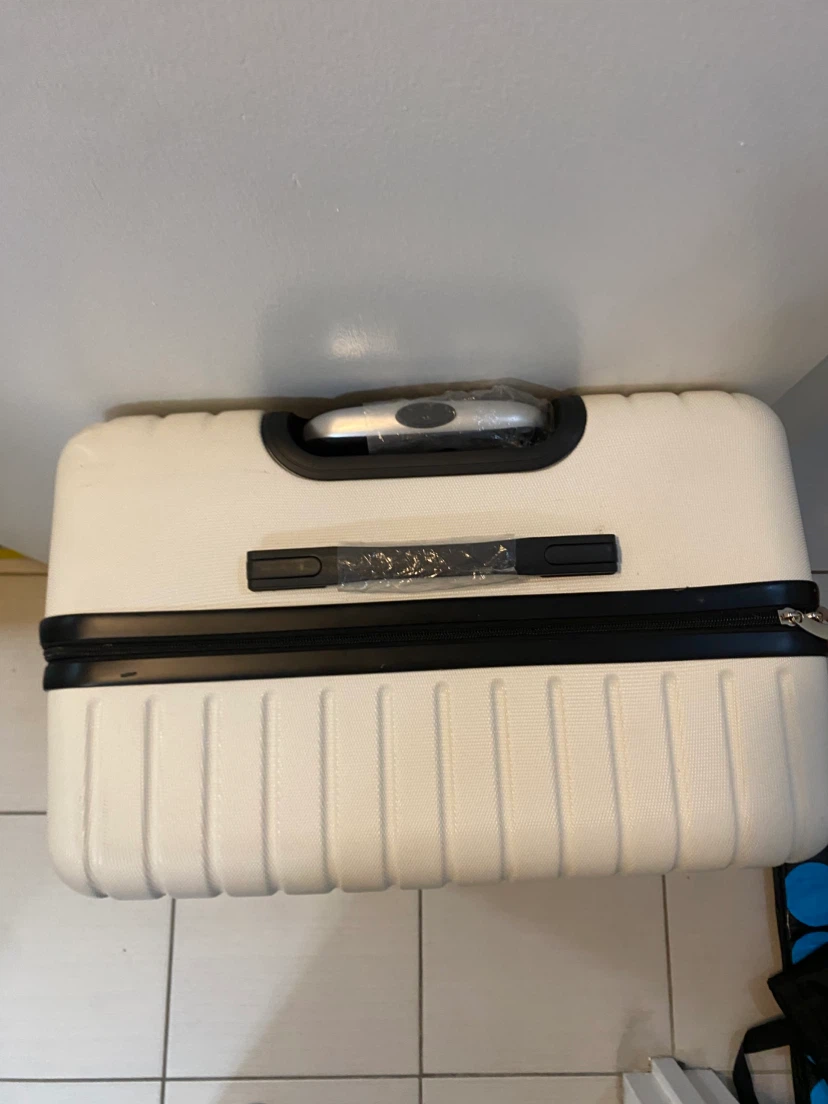 White Hardshell Spinner Suitcase