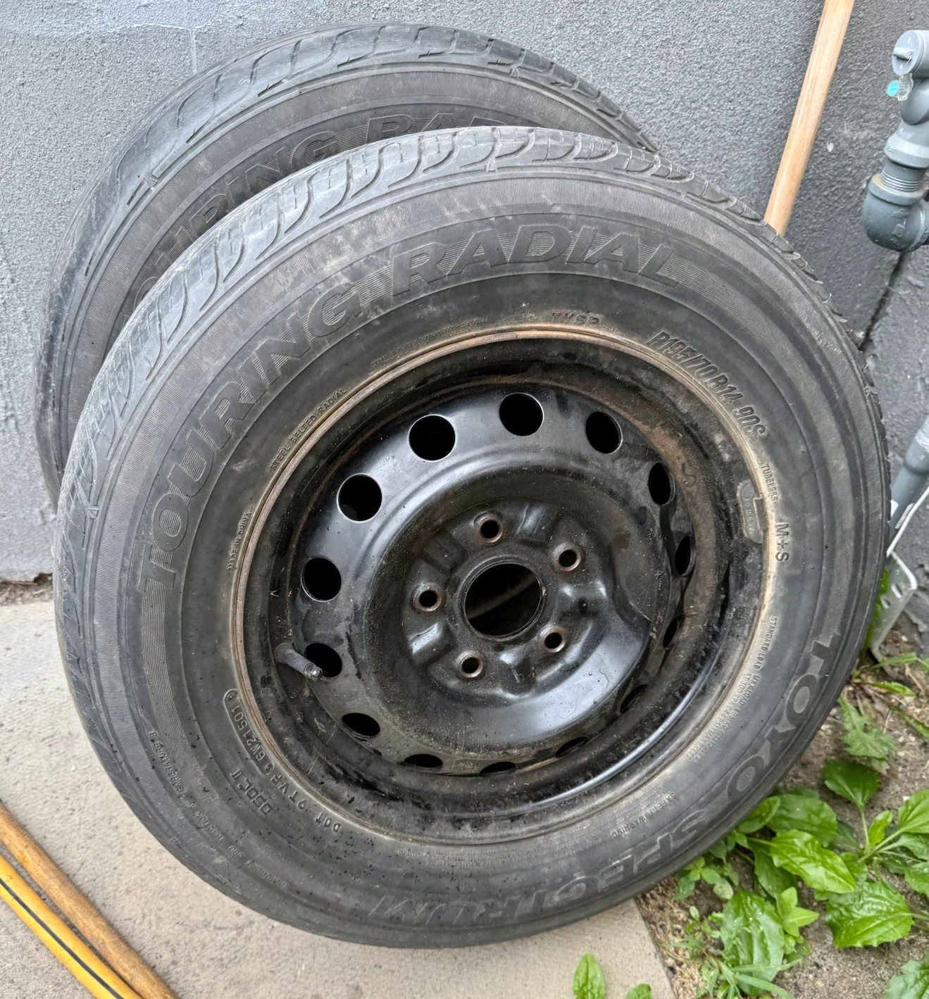 ***195/70R14 TOYO (2)***