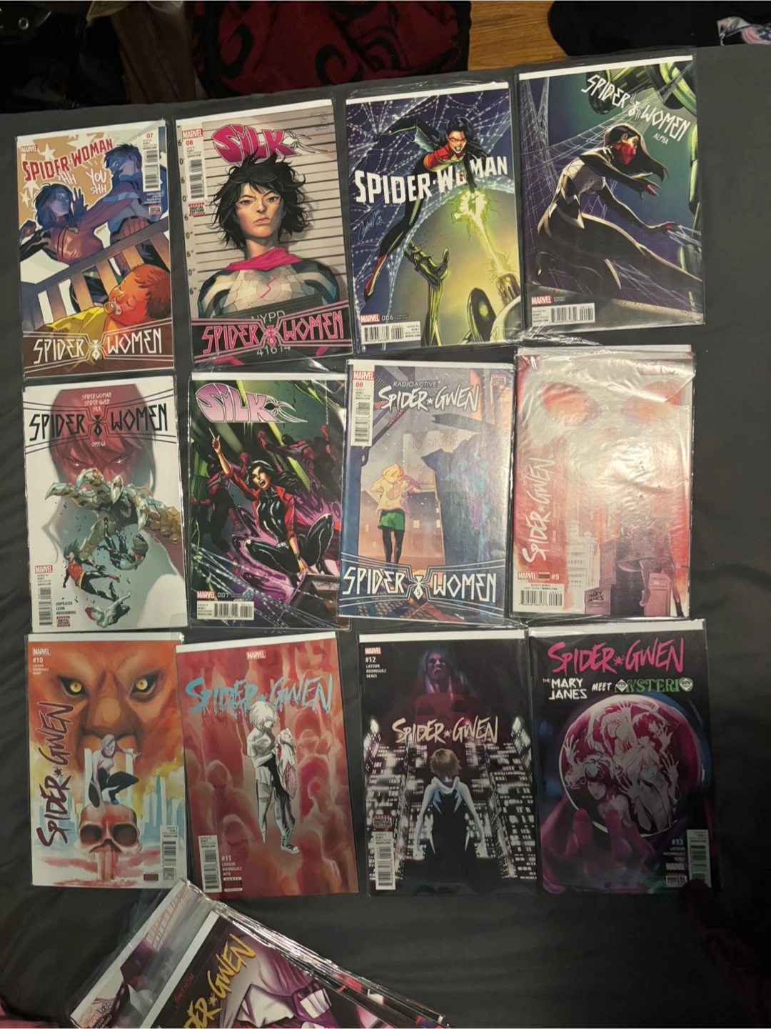 38 Marvel Spider-Gwen Comics - photo 2