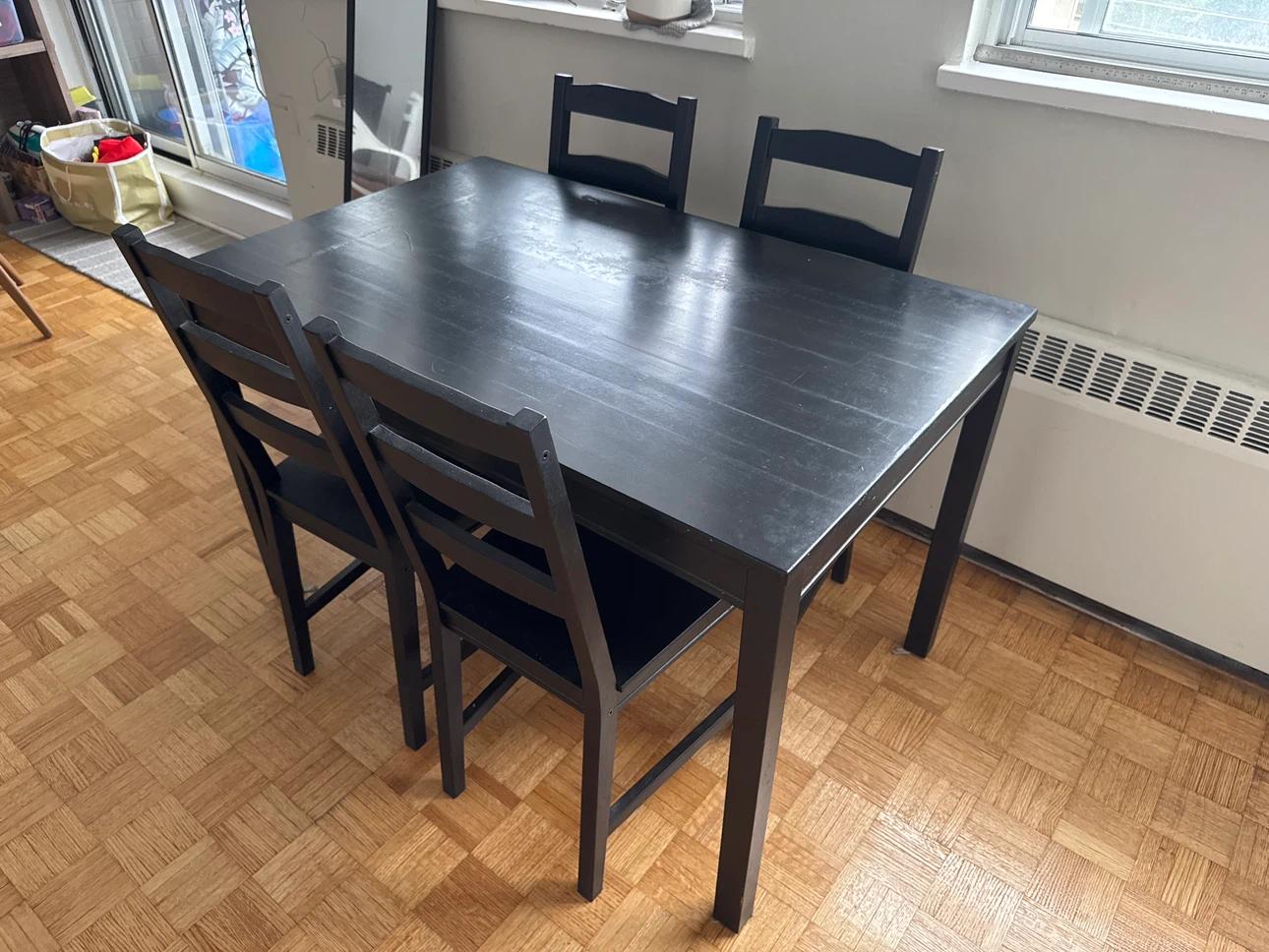 Dining Table + 4 Chairs