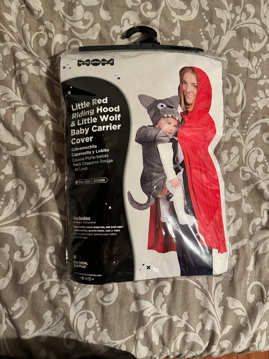 Mom and baby costume red hood and baby wolf