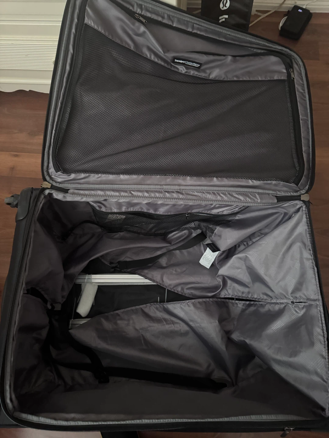 Travel Pro Large Check-In Luggage - photo 2
