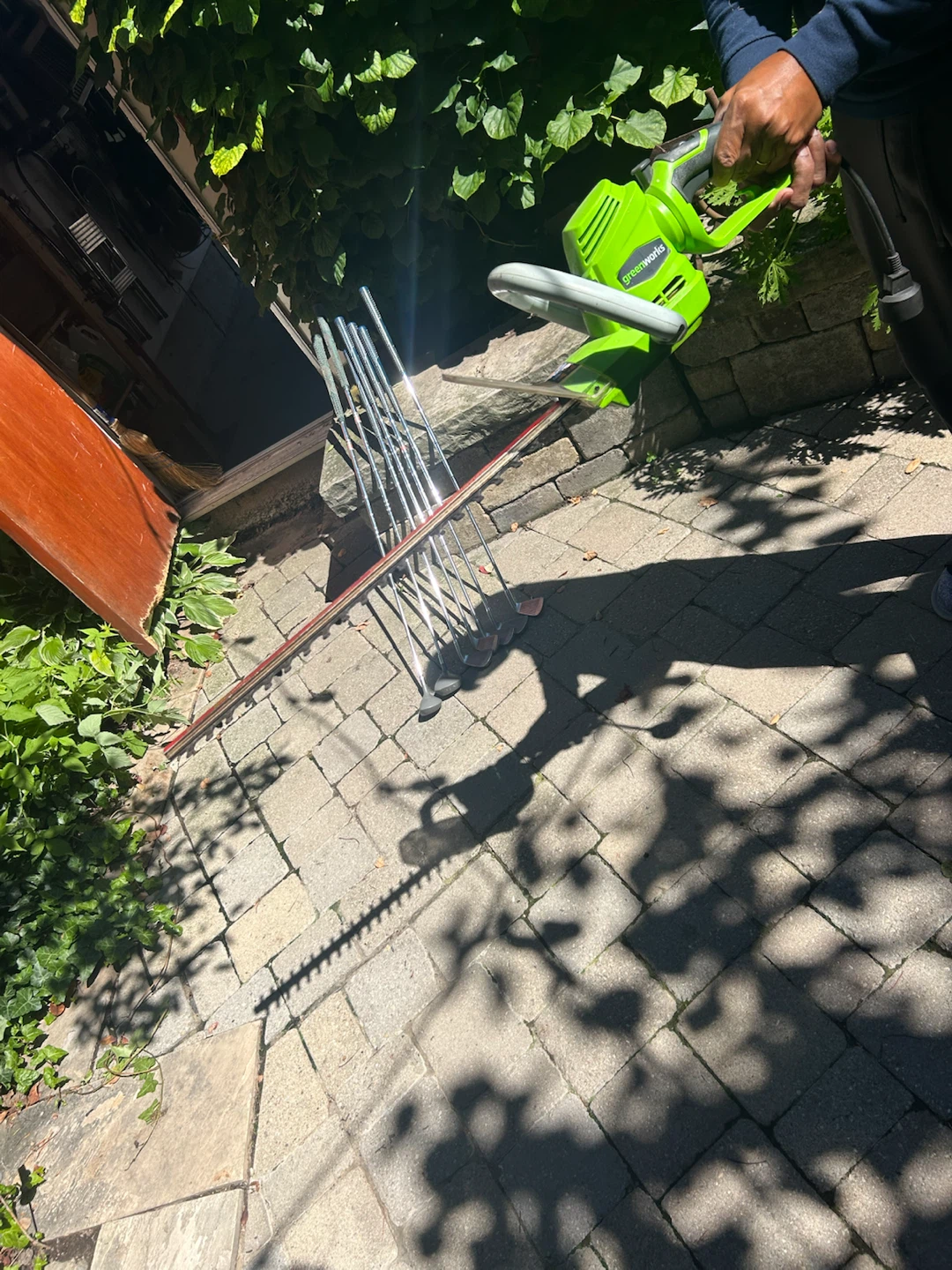 Greenworks 22 inch Hedge Trimmer - photo 2