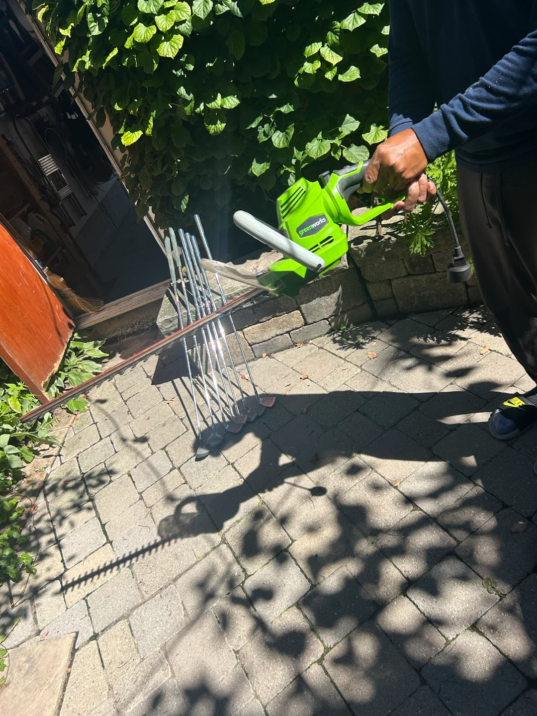 Greenworks 22 inch Hedge Trimmer - photo 3
