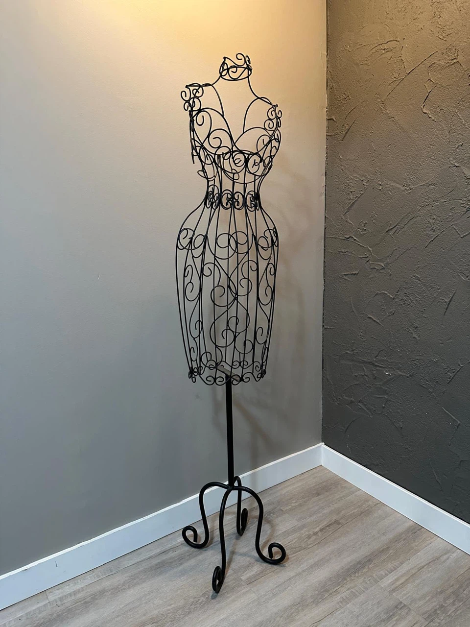 Decorative Metal Wire Dress Form Mannequin