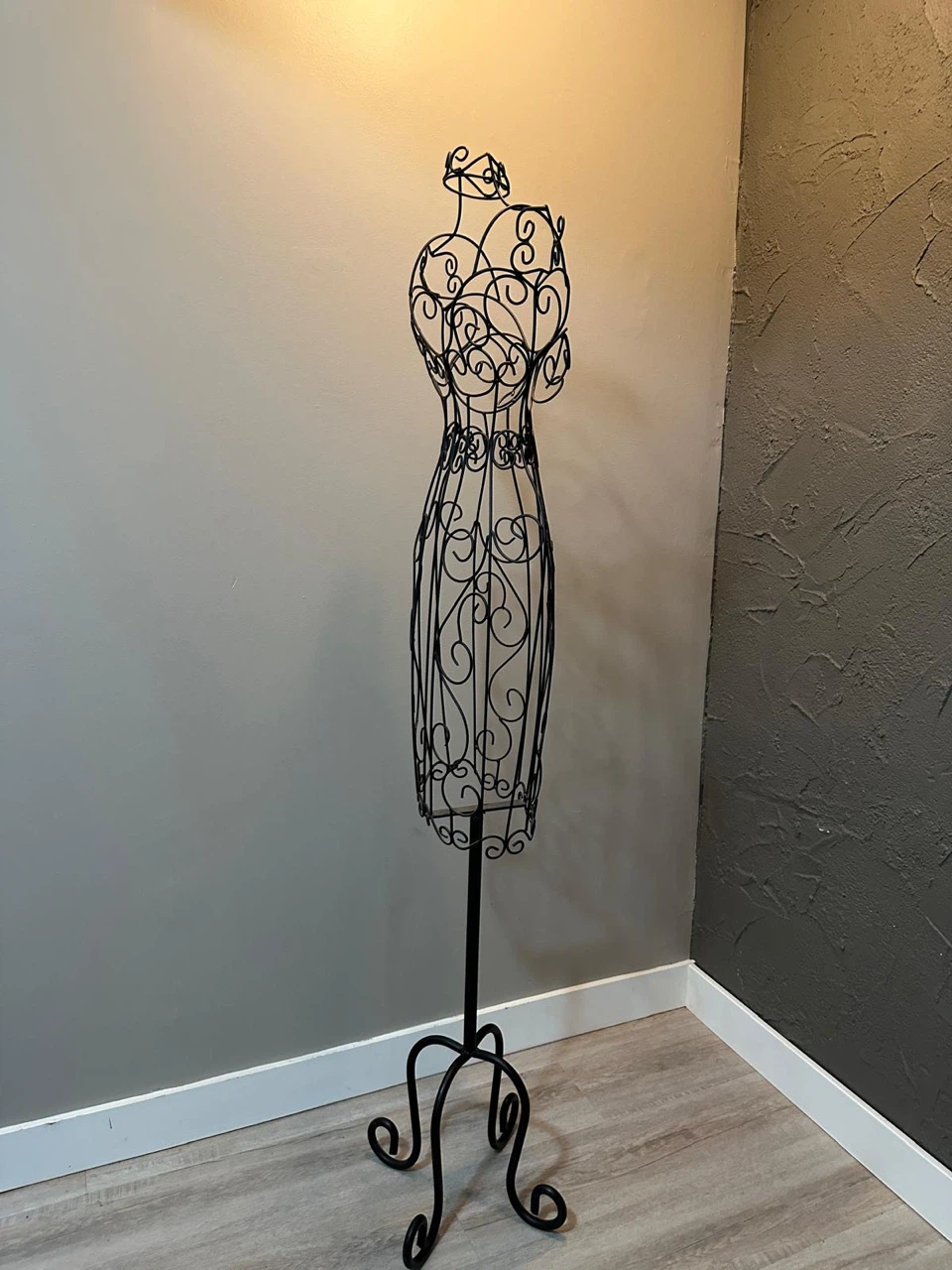 Decorative Metal Wire Dress Form Mannequin - photo 2