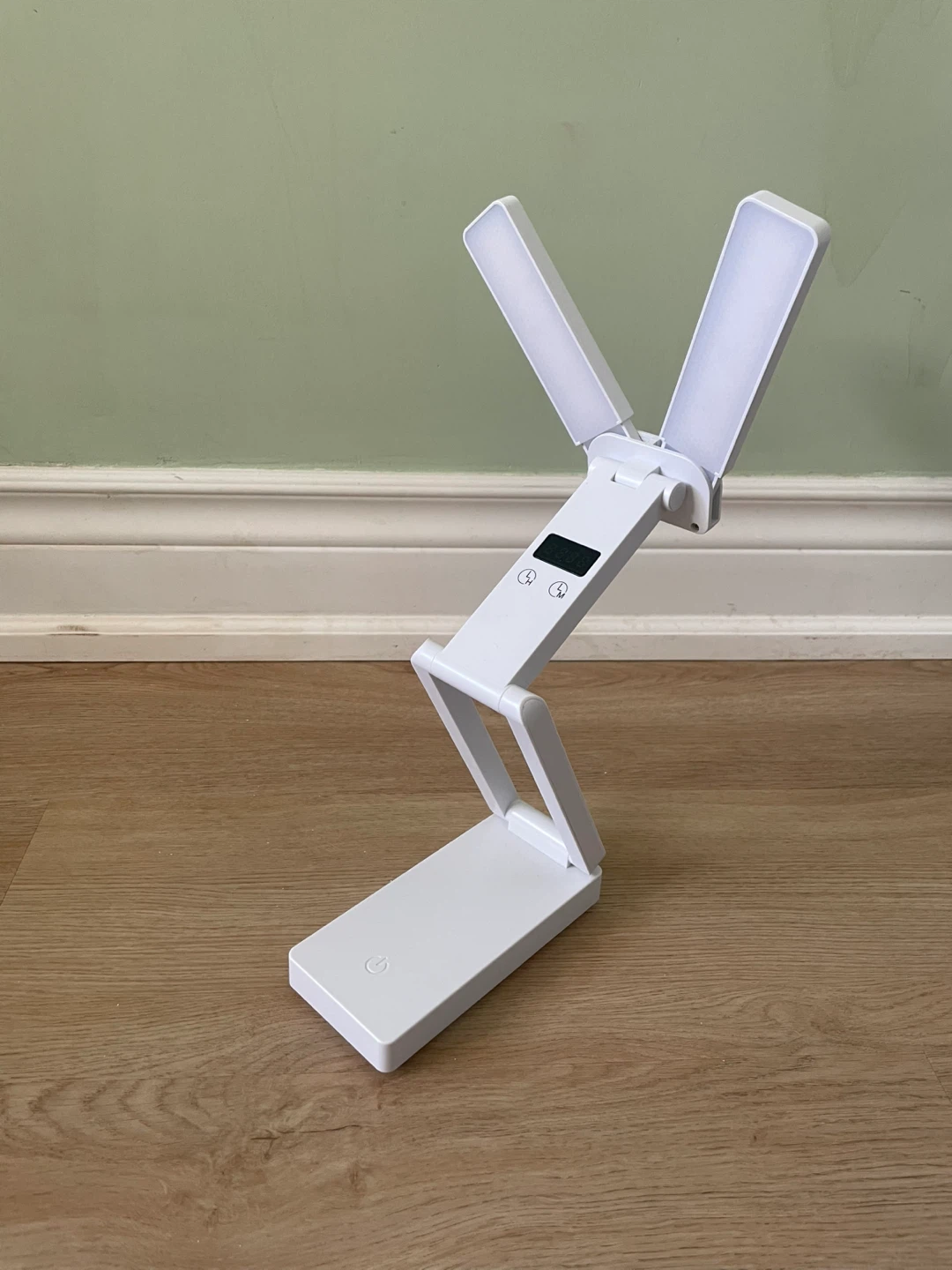 White Foldable LED Desk Lamp