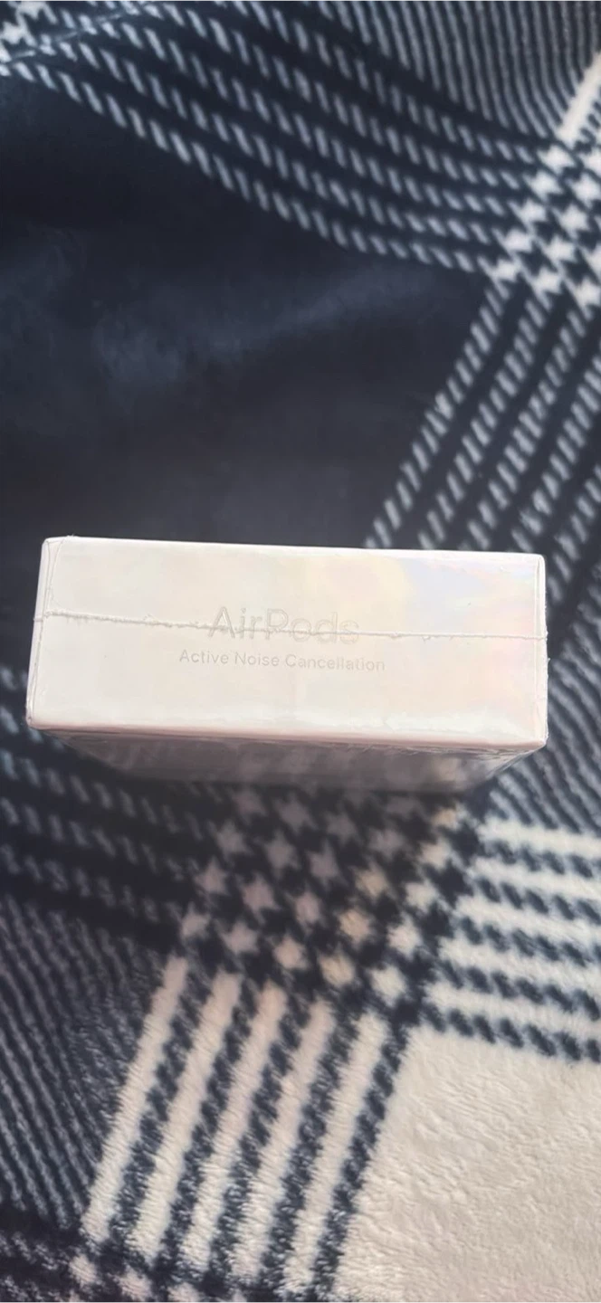 Apple AirPods Pro with Active Noise Cancellation - photo 3
