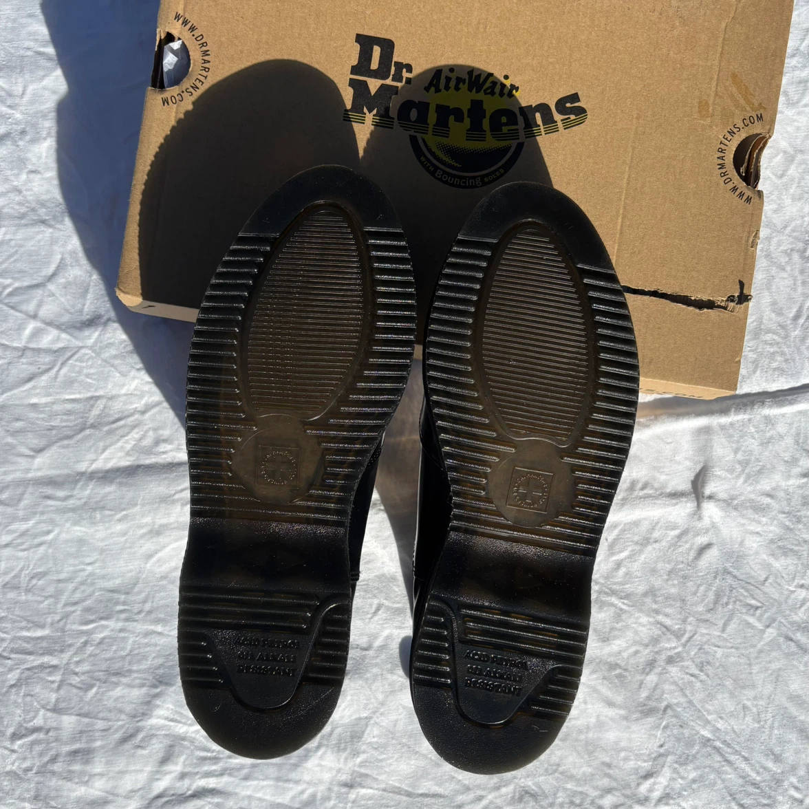 Dr. Martens Black women’s size 9 Chelsea Boots - photo 5