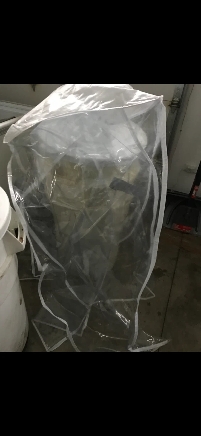 Rubbermaid Greens Keeper Container - photo 3