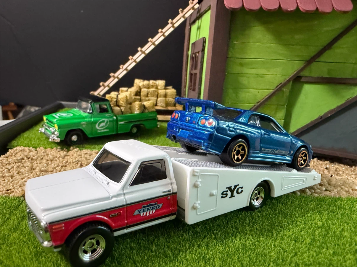 Hot Wheels Yenko Hauler with Nissan Skyline