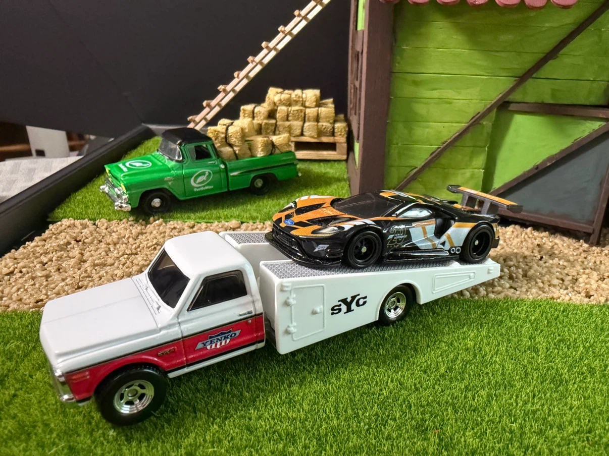 Hot Wheels Yenko Hauler with Ford GT