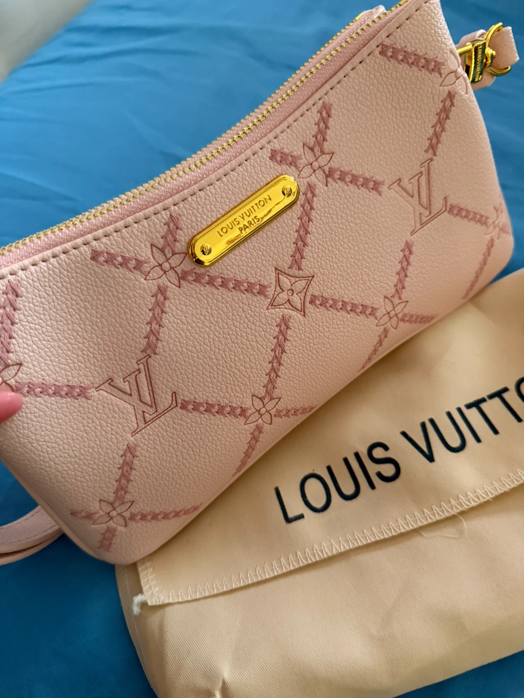Louis Vuitton Pink Pochette Bag - photo 3
