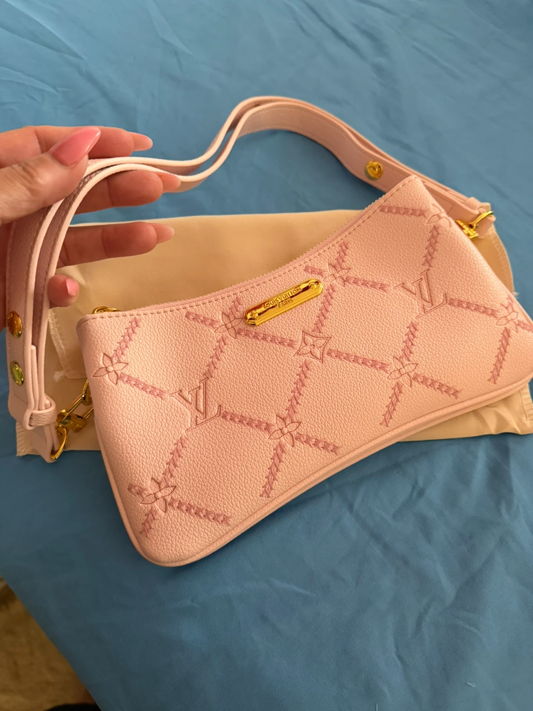 Louis Vuitton Pink Pochette Bag - photo 4