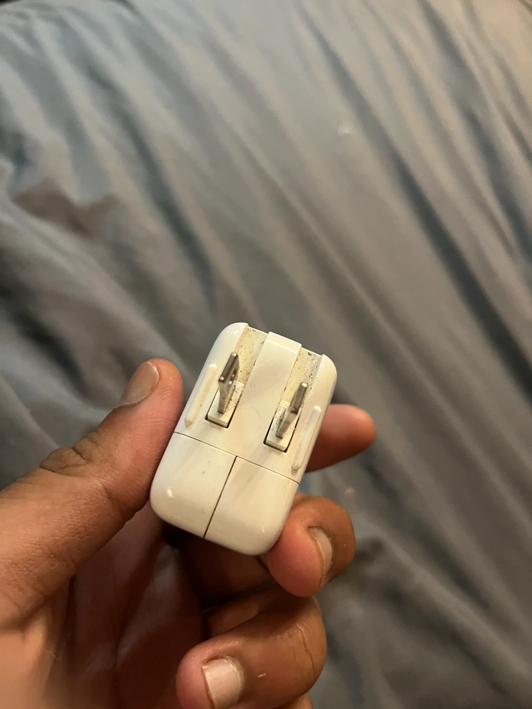 Apple 5W USB Power Adapter - photo 3
