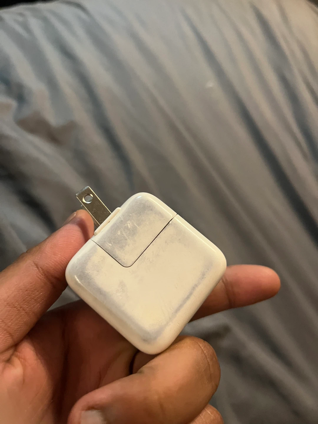 Apple 5W USB Power Adapter - photo 4