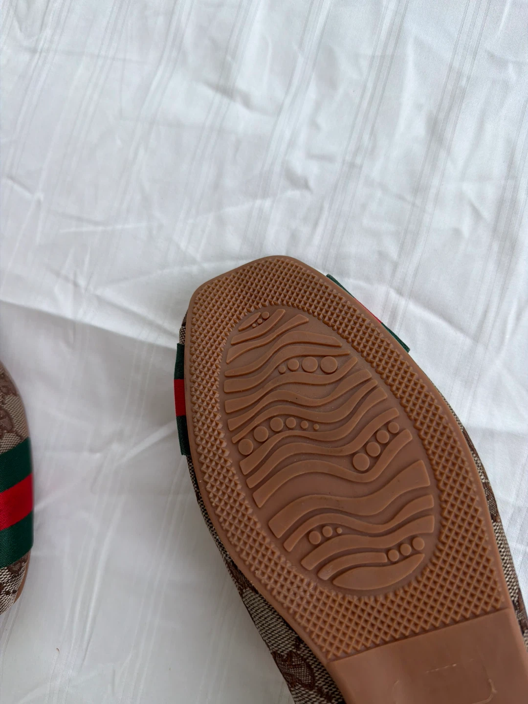 Gucci Monogram Ballet Flats - photo 3