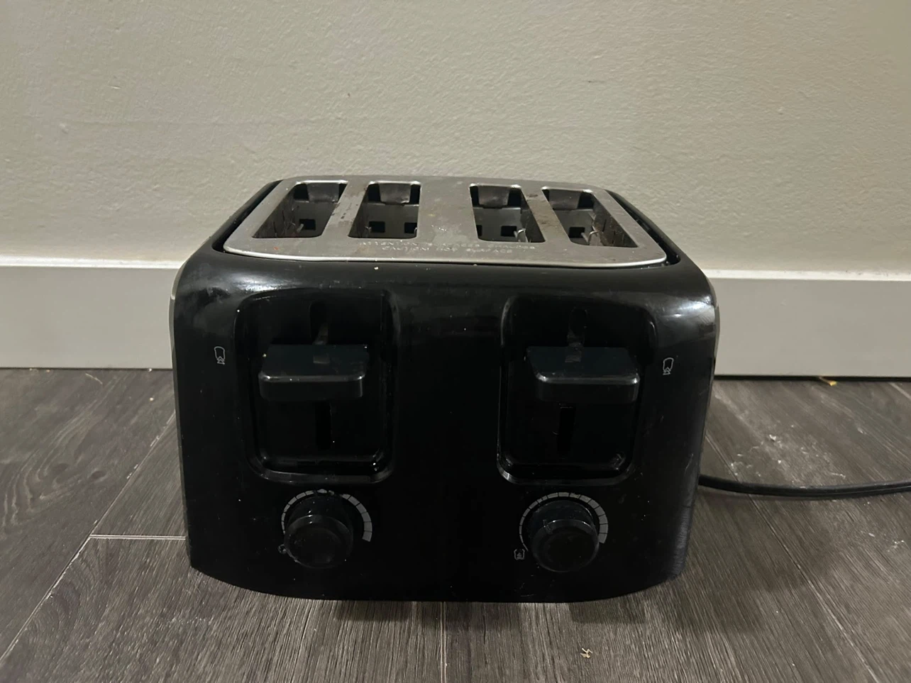 Black 4-Slice Toaster - photo 3