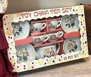 13 Piece Toy China Tea Set