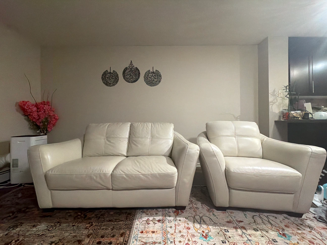 Cream White Leather Loveseat and Armchair Set - photo 2