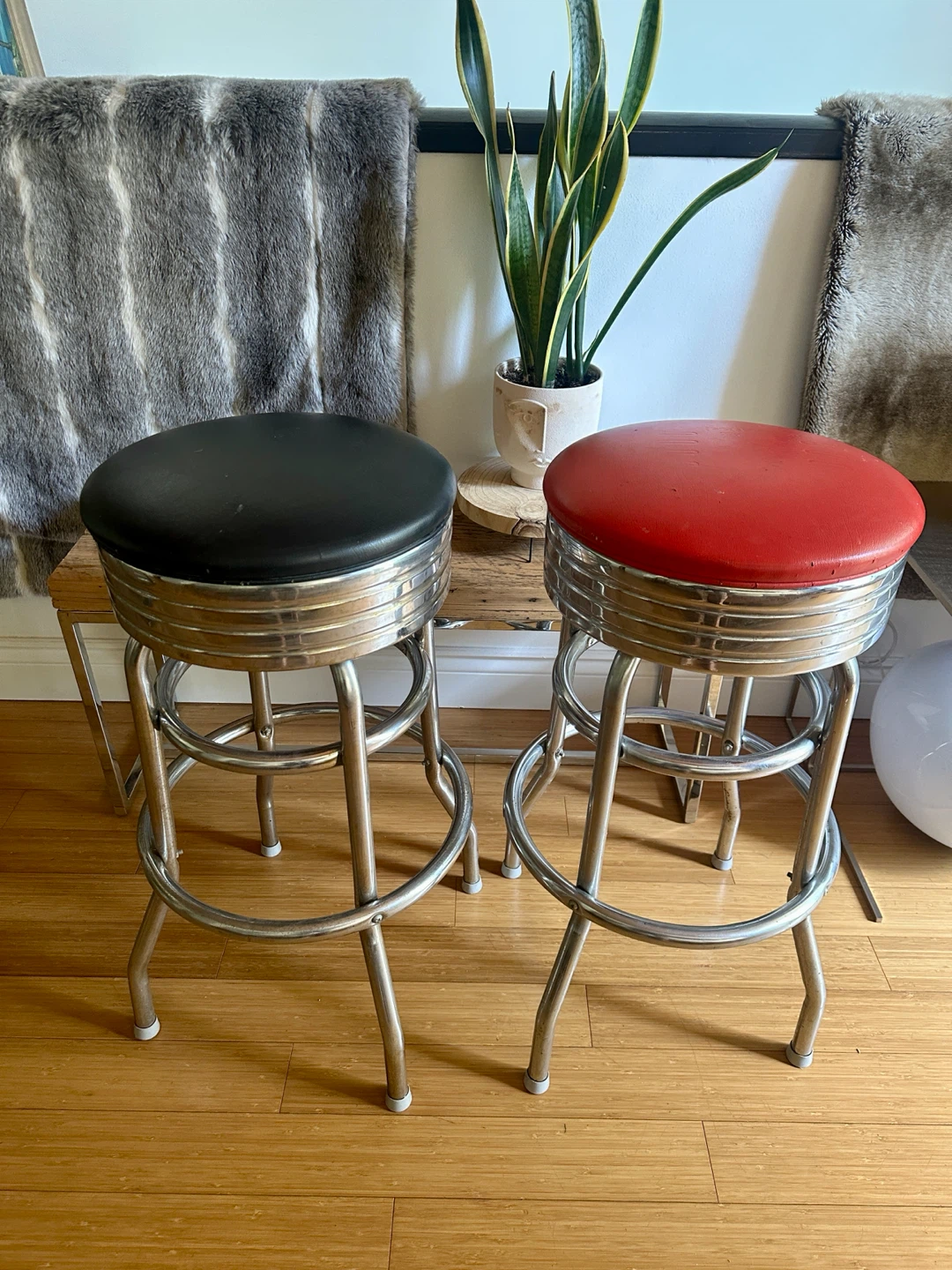 VINTAGE MCM CHROME DINER STOOLS BAR HEIGHT CHAIR