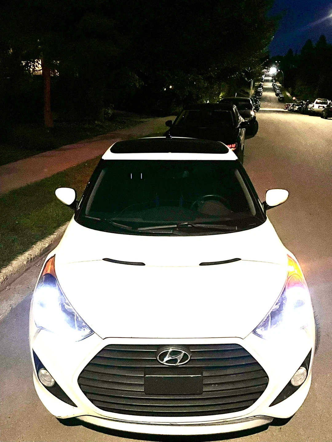 White Hyundai Veloster Turbo - photo 2