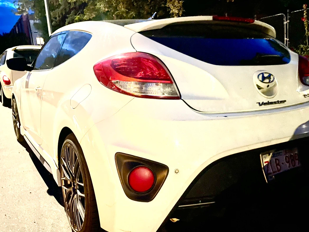 White Hyundai Veloster Turbo - photo 3