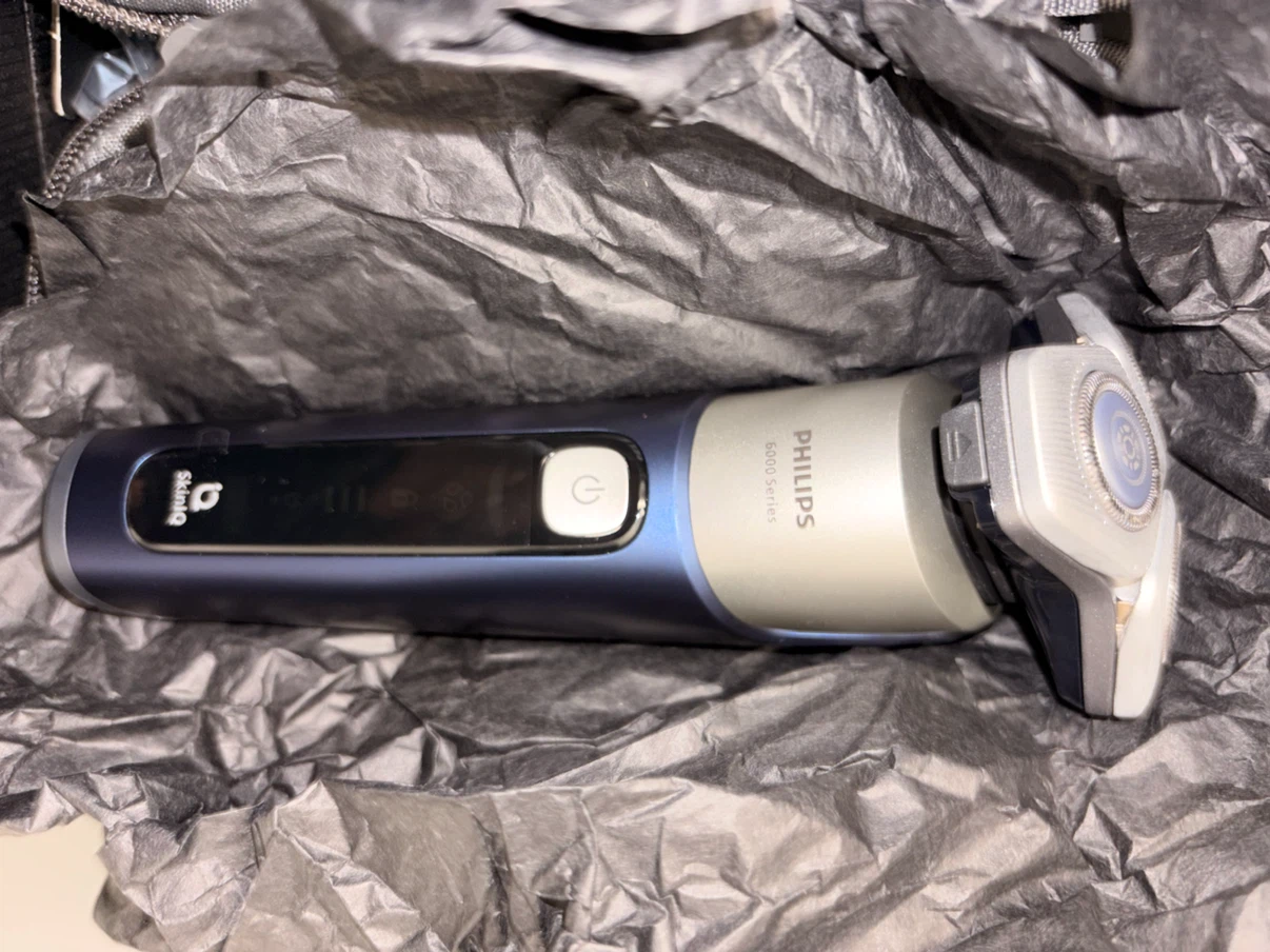 Philips SkinIQ 6000 series shaver