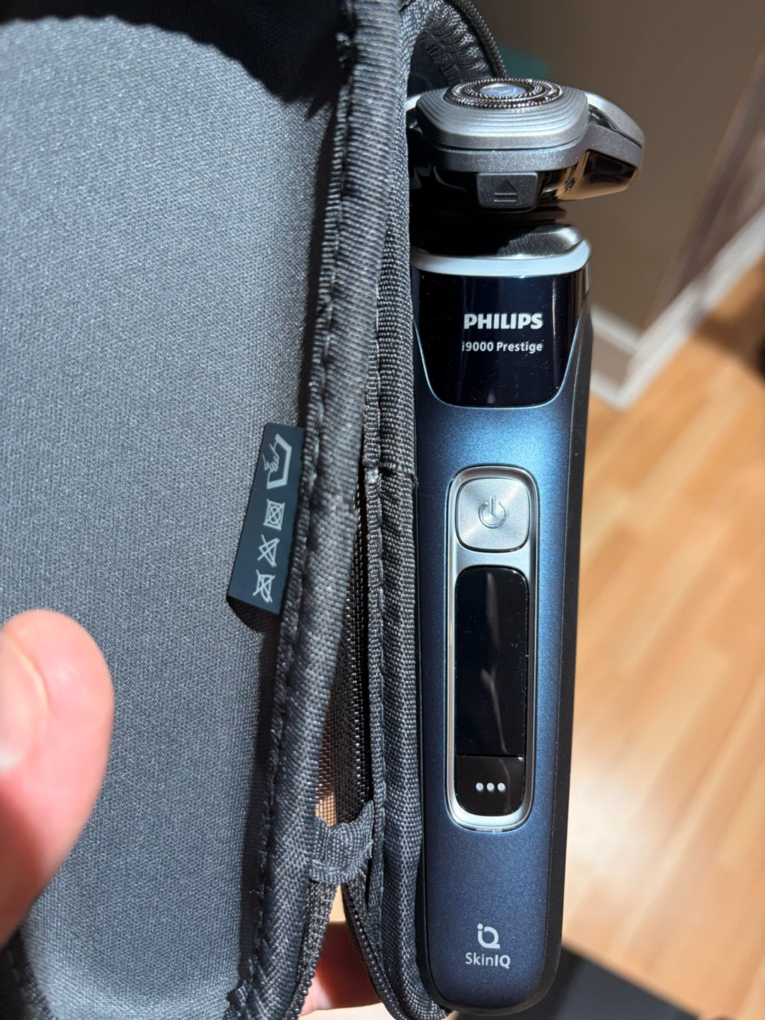Philips SkinIQ 6000 series shaver - photo 2