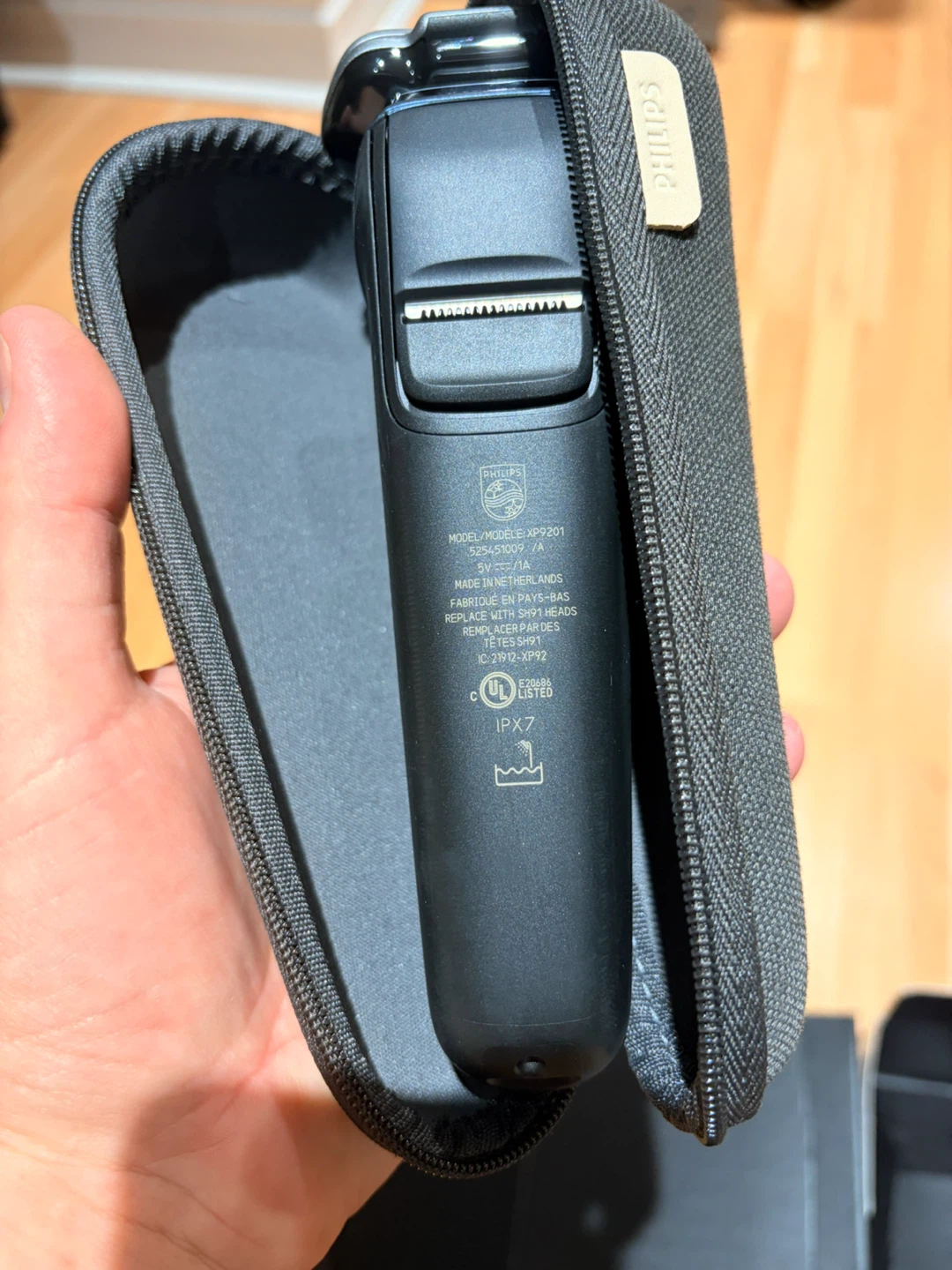Philips SkinIQ 6000 series shaver - photo 3