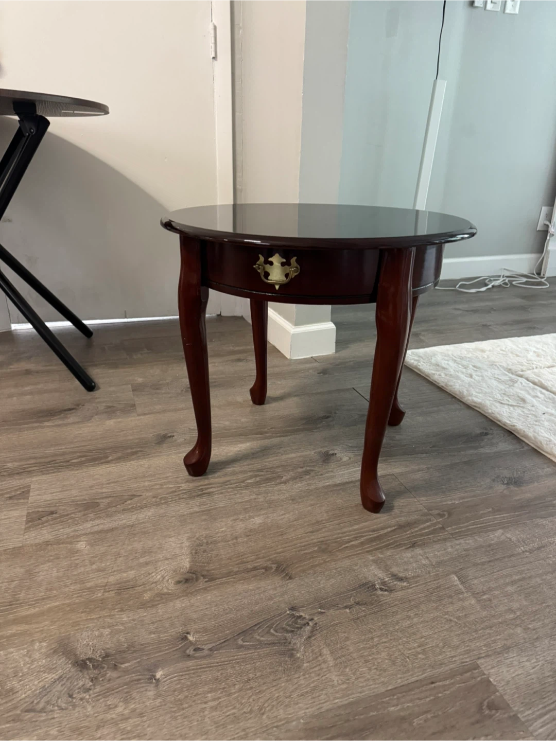 Traditional Round Side Table with Drawer