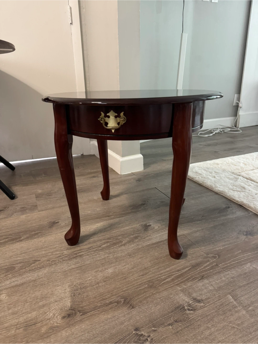 Traditional Round Side Table with Drawer - photo 2